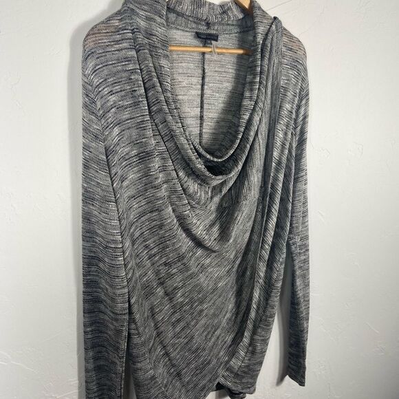 Vince Camuto Gray Turtleneck Sweater with Cozy Cowl Design - Picture 2 of 5